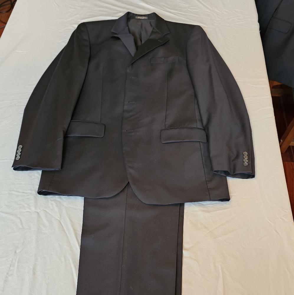 Elegant Navy Men's Suit